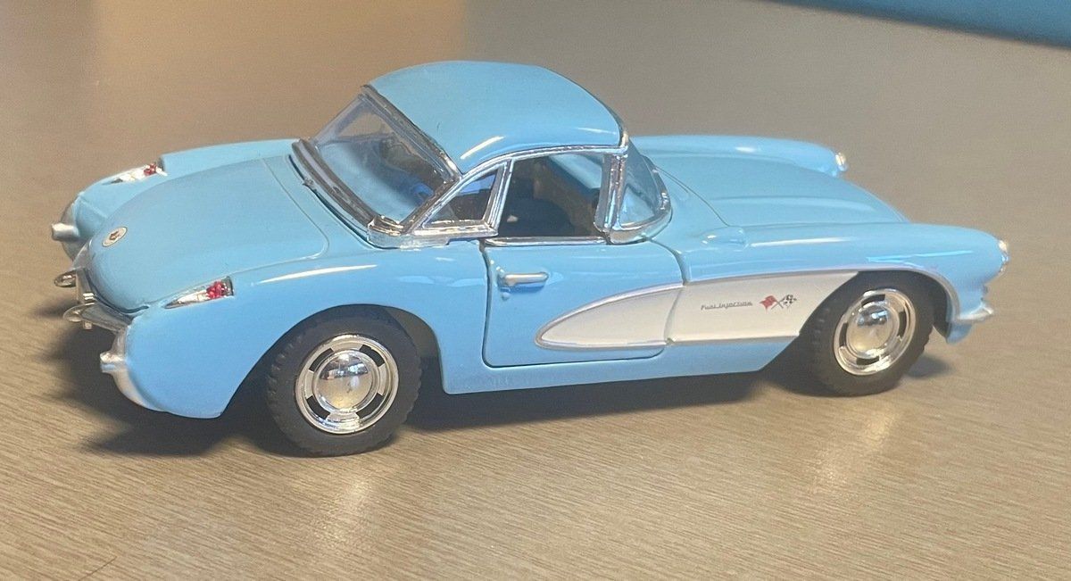 Modellautos: Kinsmart  1/34 1957 Chevrolet Corvette hellblau – Gebraucht aus Sirnach von sagrotin 2