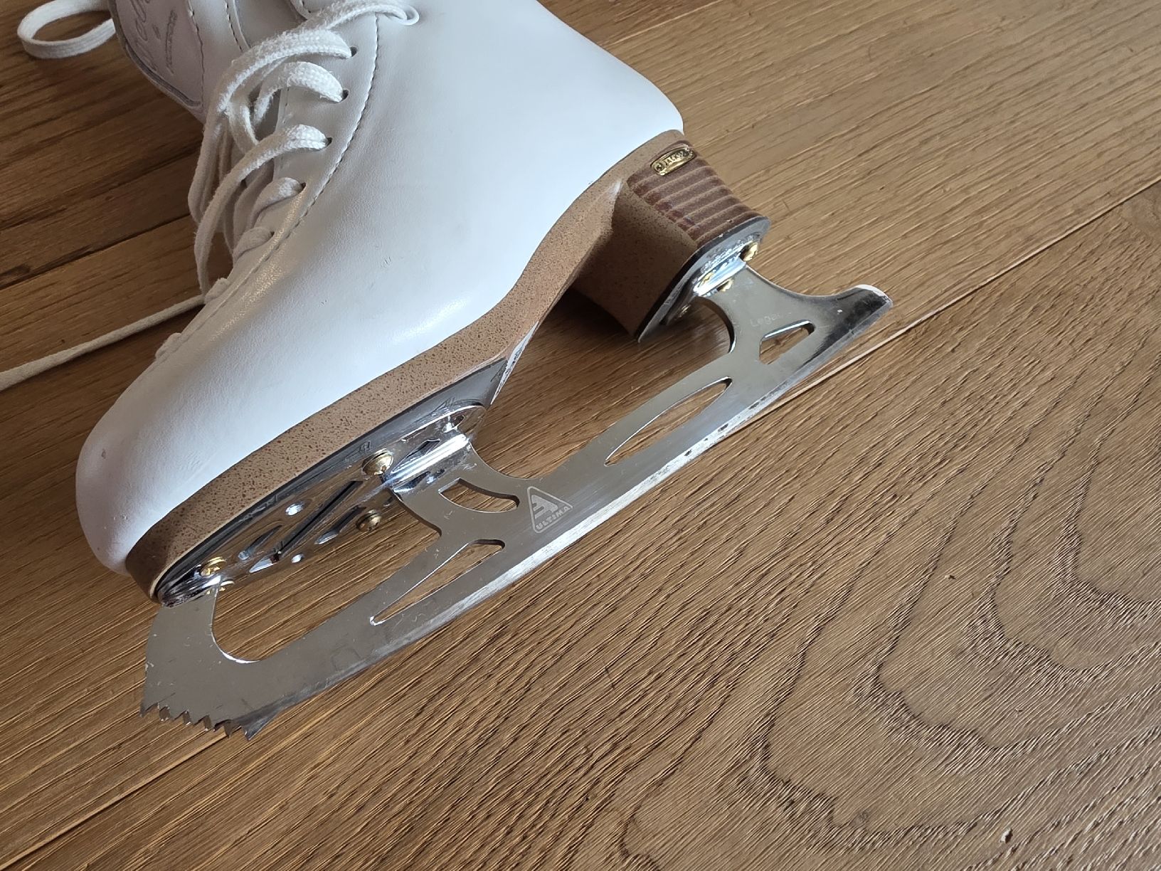 Jackson Pattini da ghiaccio: Jackson Debut Schlittschuhe, Gr. 33 – Usato da Oberhasli venduto da Fabilan 4