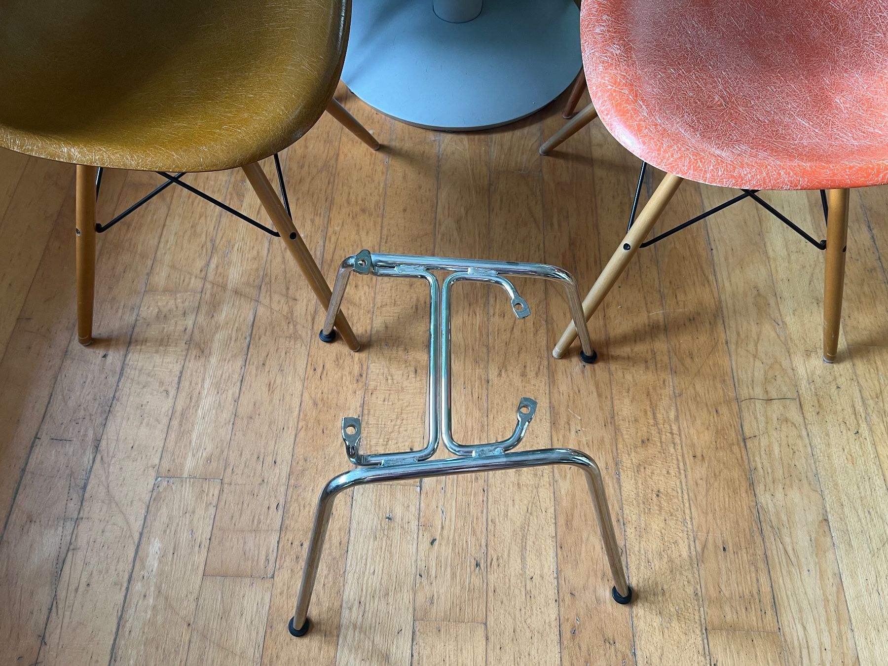 H - Base für Eames / Vitra Sitzschalen (Gebraucht) in Wangen b