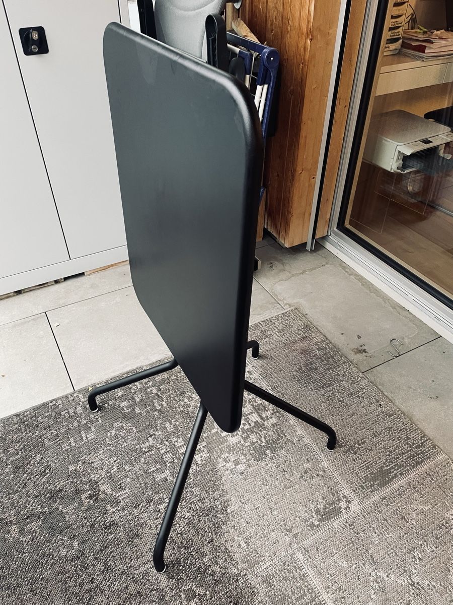 Fermob Tavoli: Sommer Gartentisch Fermob, klappbar, anthrazit – Usato da Wettingen venduto da Armonia03 1