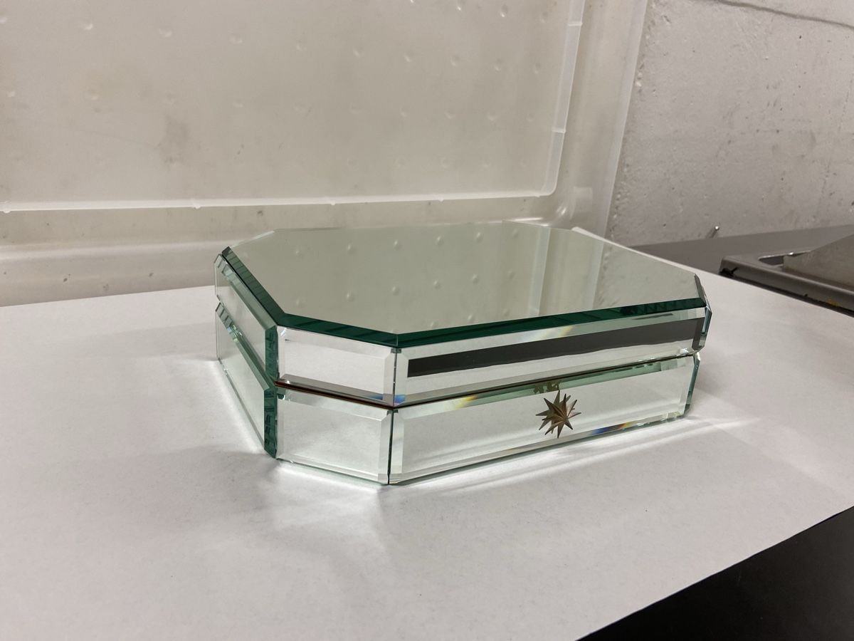 Portagioie: Schmuckschatulle Facettierte Glas Spiegel 8eckig – Usato da Dietikon venduto da brocki-eyra