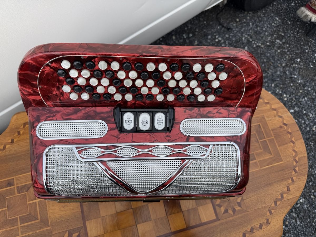 Hohner Strumenti musicali: Handorgel Hohner Riviera || – Usato da Domdidier venduto da Watch3210 1
