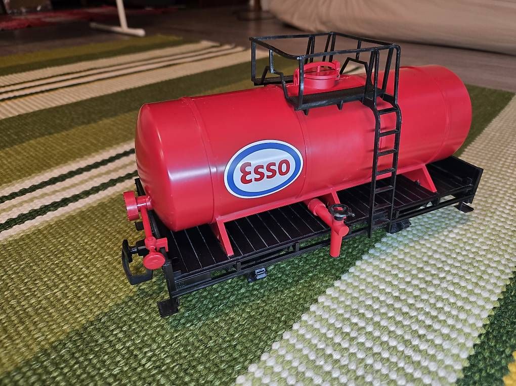 LGB Modellini di ferrovie: LGB wagon citerne Esso 4040 – Usato da Satigny venduto da Gatoil