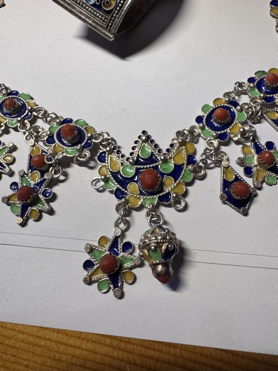 Altri gioielli: Superbe parure bijoux anciens argent émaillé corail – Usato da Vésenaz venduto da Angela.C3 1