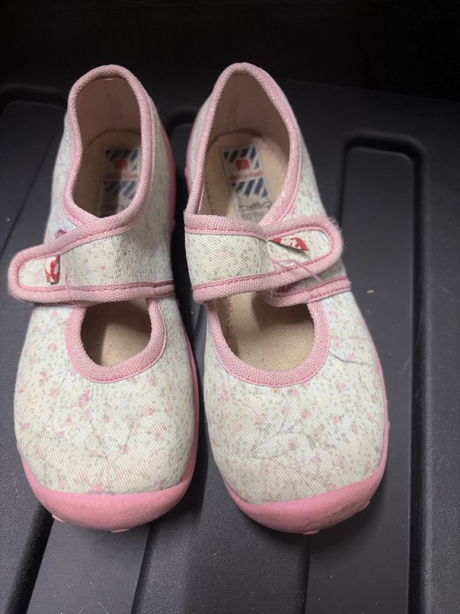Scarpe per ragazze: Mädchenfinken, Elefanten, Grösse 28 – Usato da Granges-Paccot venduto da Fwaeber 1
