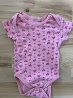 Baby Body kurzarm rosa mit Herzmuster gebraucht Gr.62-68