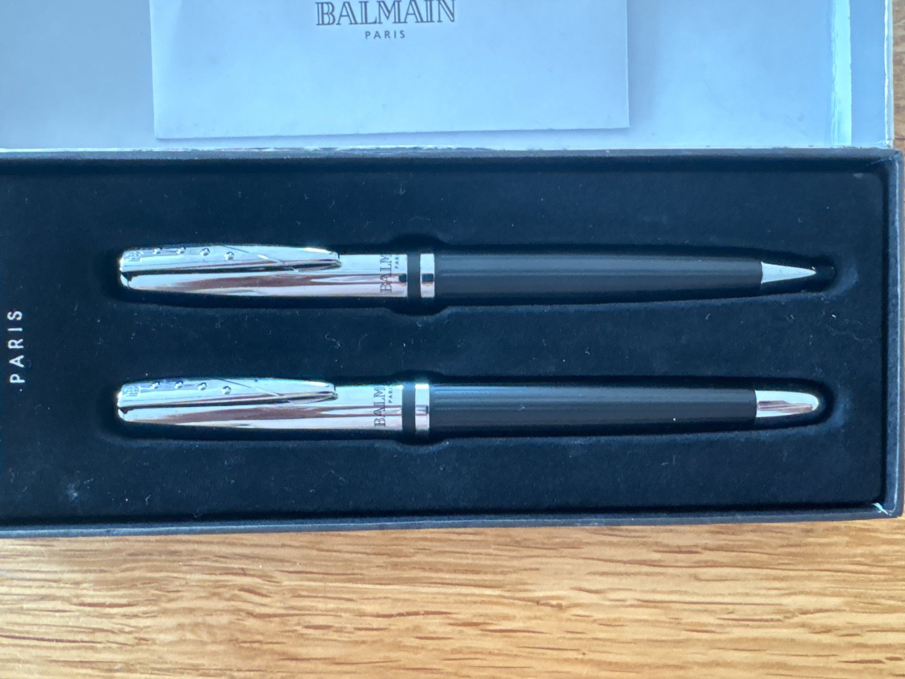 Balmain Penna & Evidenziatori: Set von zwei Balmain Kugelschreibern – Usato da Elgg venduto da Jo_Naj 1