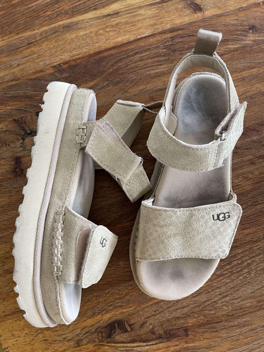 Ugg Chaussures femmes: schöne UGG Sandalen Gr. 37 – D'occasion à Buchrain par Sunny026 1