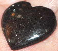 Cabochon L-1167 – Nuummit Herz – 28x26mm