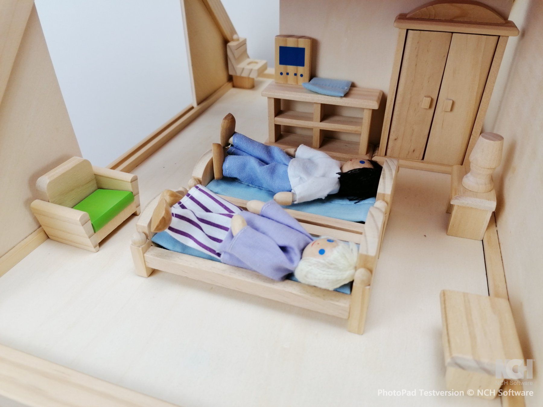Maisons & Meubles de poupées: Puppenhaus aus Holz, zerlegbar – D'occasion à Köniz par Brockenreich 1
