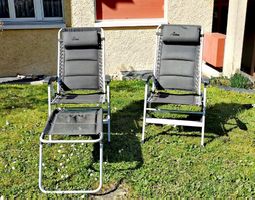 Camping Stühle beide mit Beinauflage