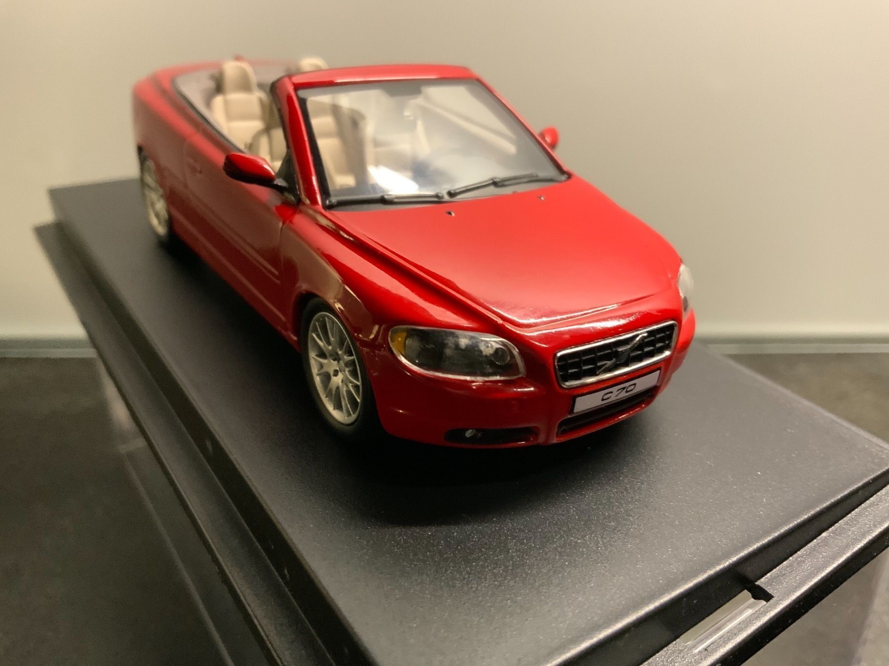 Volvo Modellini d'auto: VOLVO C70 im Massstab 1:43 – Nuovo e nell'imballaggio originale da Erlenbach im Simmental venduto da Model_box 2