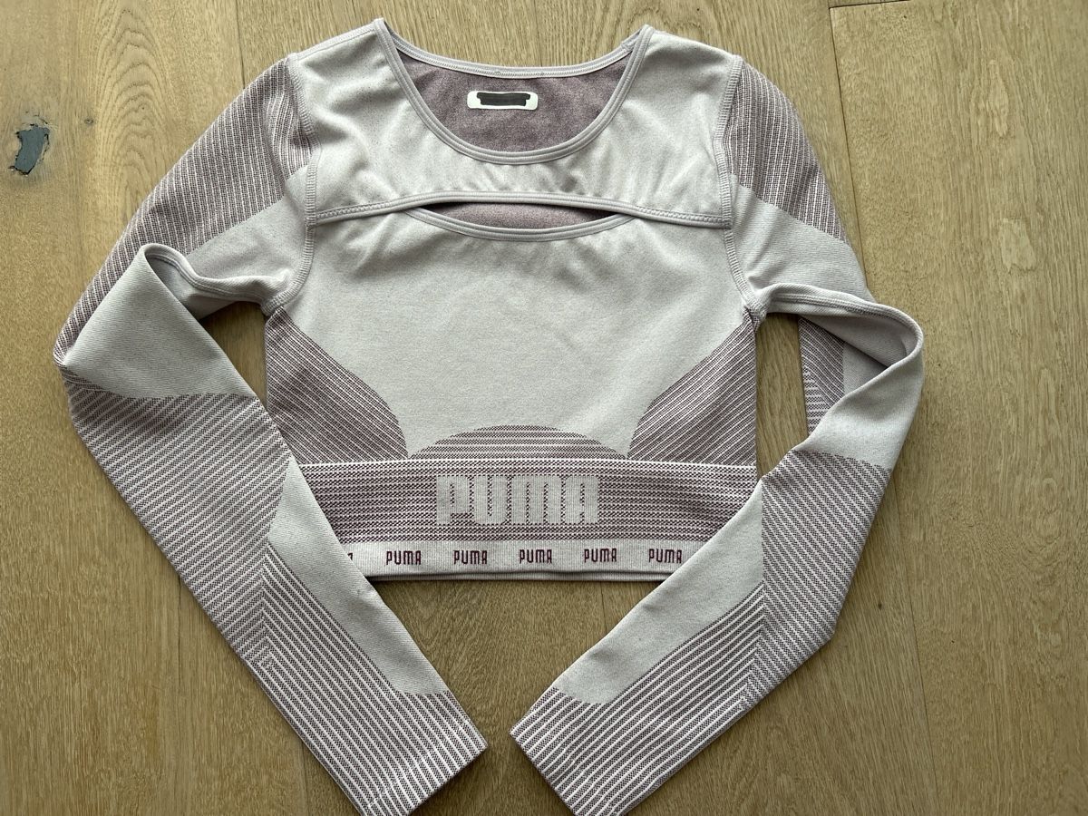 Puma Tops: Pull de sport Puma XS – D'occasion à Yens par Chriis
