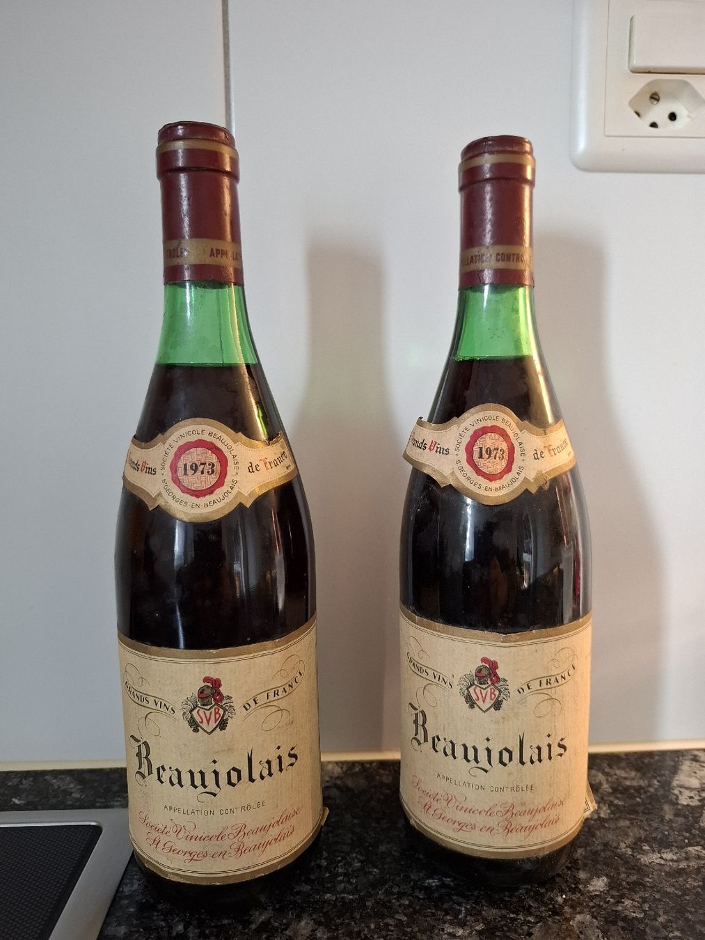 Vino: Rotwein alt antik – Usato da Aarburg venduto da Rschwegi