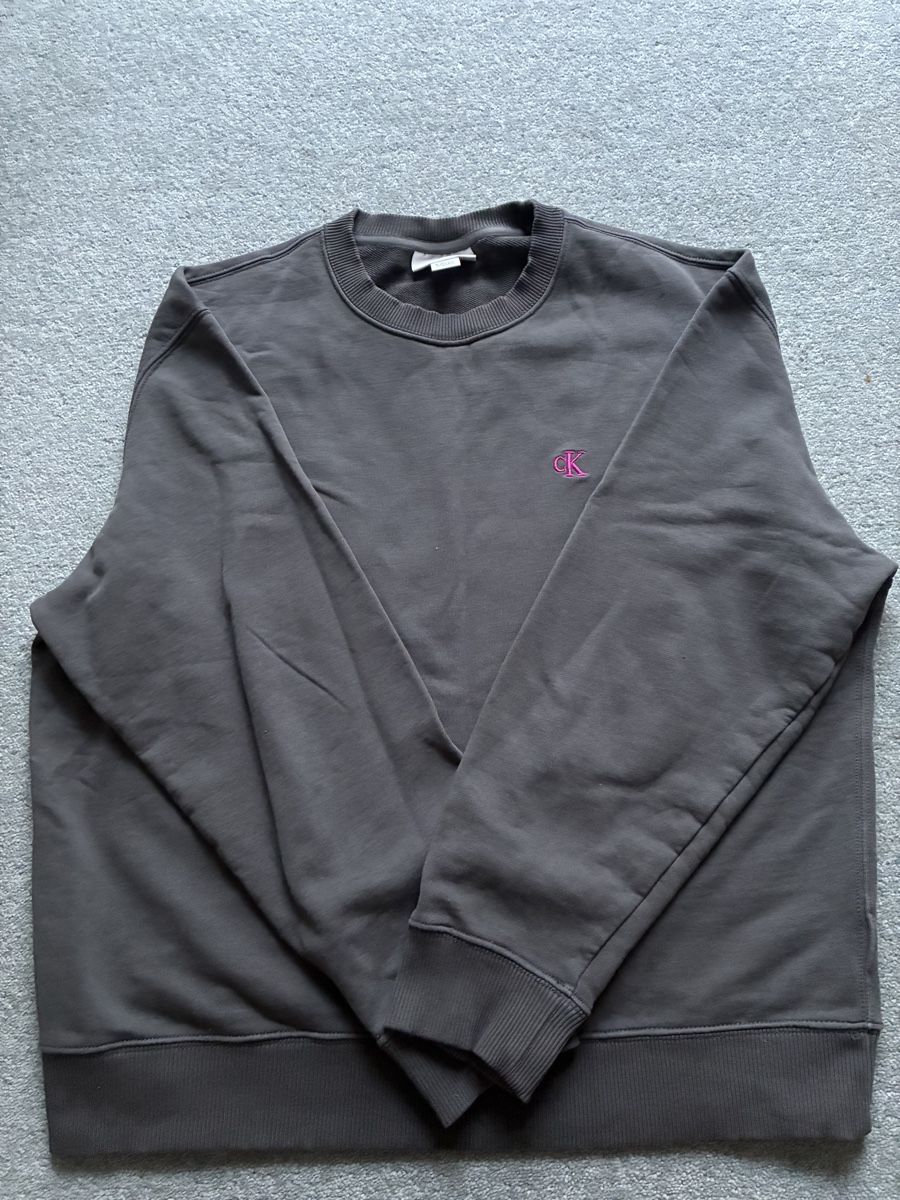 Calvin Klein Pulls & Sweat-shirts: Calvin Klein Jeans Sweatshirt Charcoal Grey Size M – D'occasion à Basel par gvi_6txz 2