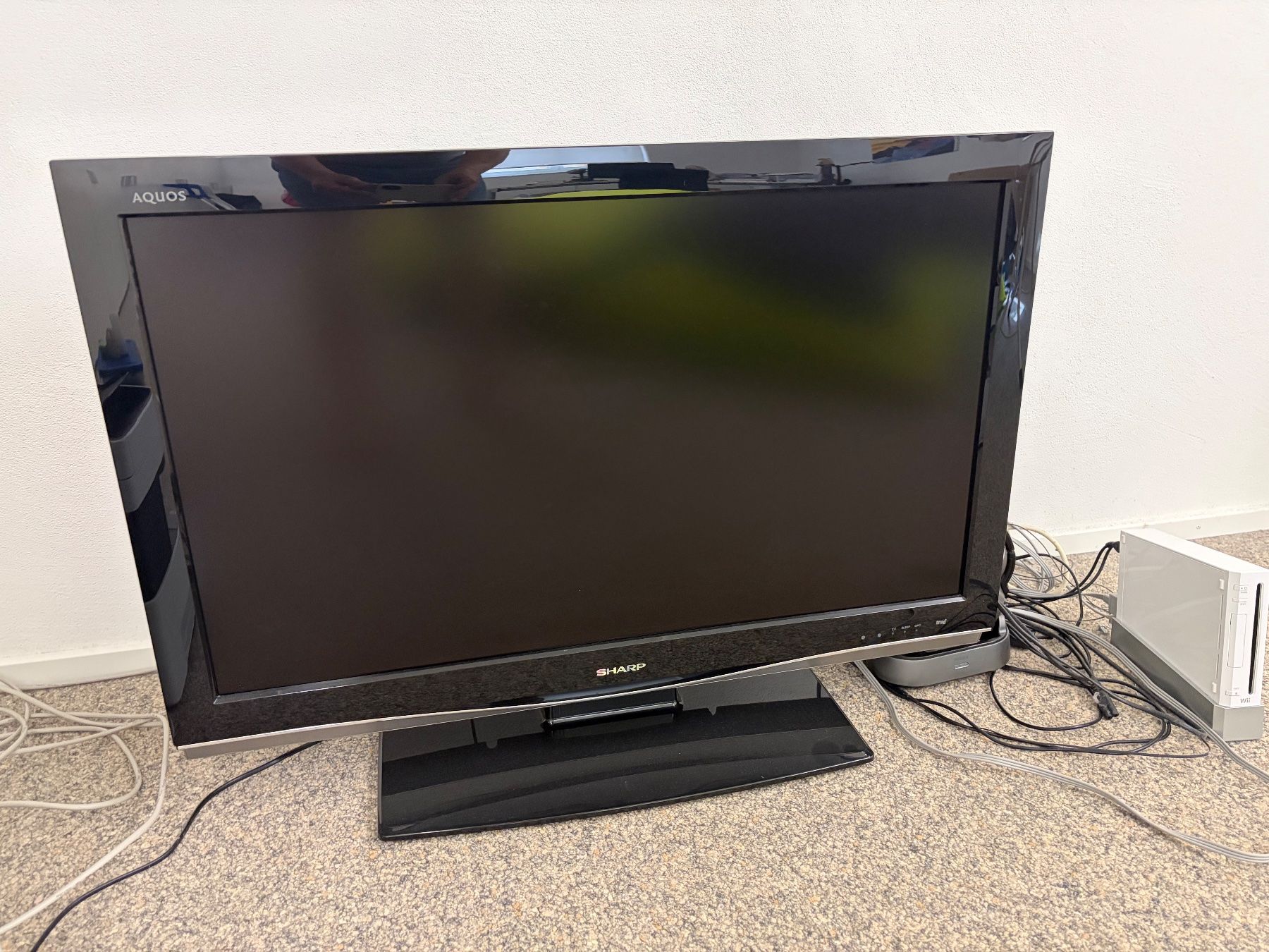Sharp Televisori: TV Monitor Sharp 37 Zoll – Usato da Galgenen venduto da Crystaldisplay