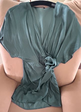 Grünes Sommerkleid von Zara - Grösse M, Top Zustand!