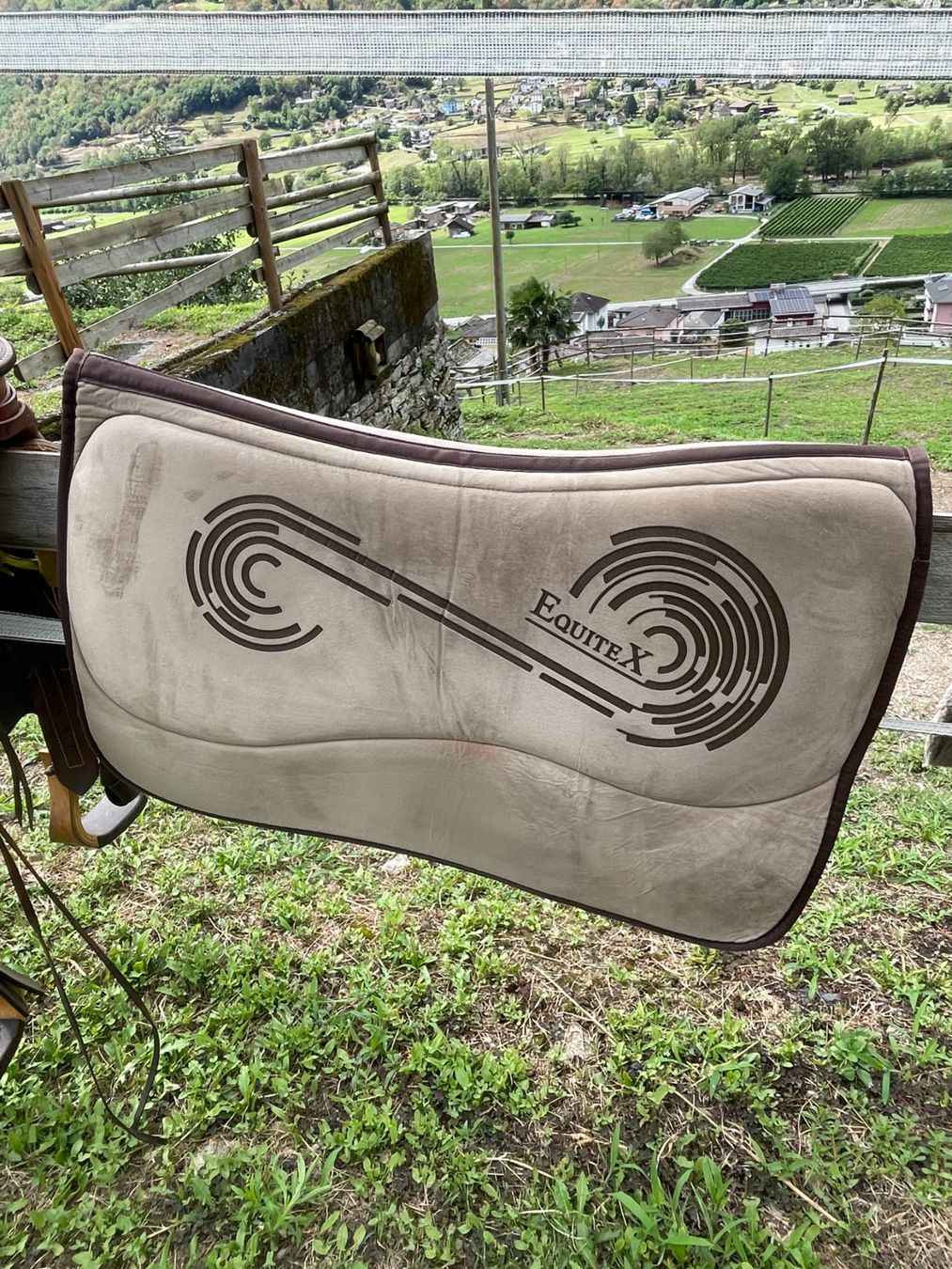 Selles, accessoires: Westernsattel Echtleder, handgefertigt – D'occasion à Malvaglia par Ponos 2