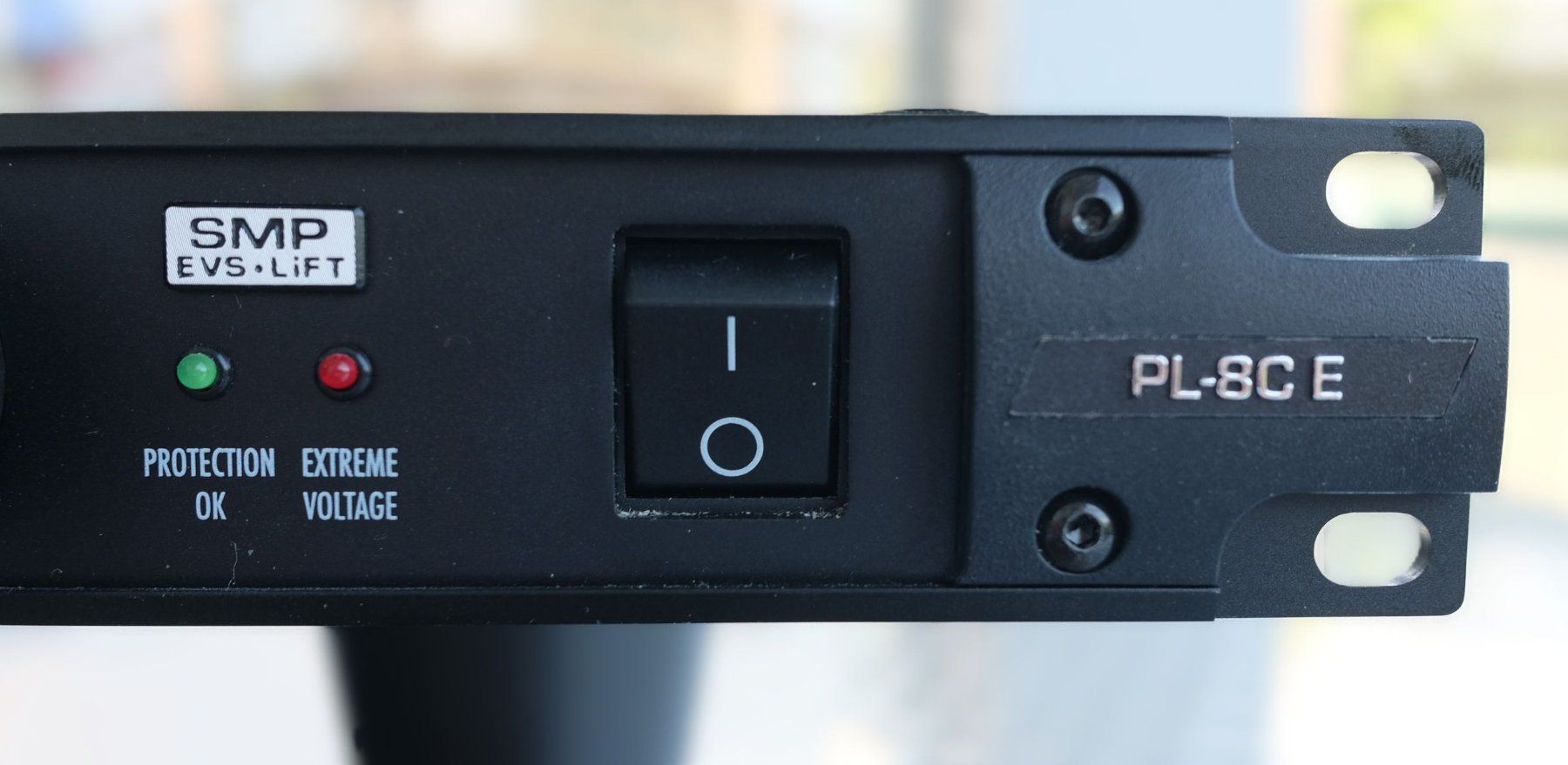 Alimentazione elettrica: Furman PL-8C E Racknetzverteiler und Netzfilter – Usato da Basel venduto da PondstreetStudios 1