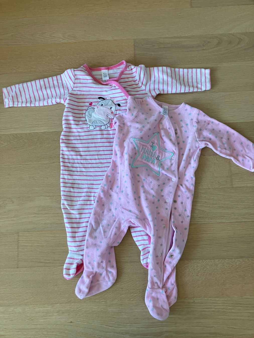 C&A Pigiama & Simili: 2x warme Pyjamas mit Füssen Gr. 80 – Usato da Zürich venduto da tscherel