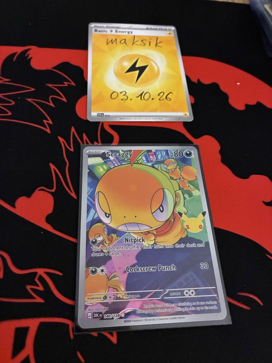 Pokémon Carte collezionabili: 30th Pokemon celebration Scraggy  – Nuovo (secondo la descrizione) da Basel venduto da maksik