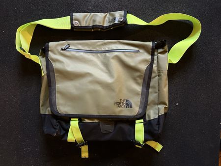 North Face Tasche olivegrün / Guter Zustand!