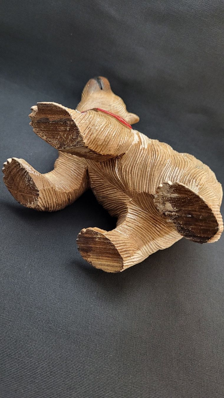 Figurines: Holzschnitzerei POLARBÄR MIT SCHAL – D'occasion à Basel par spinne02 9