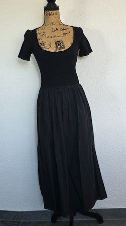 Schwarzes Sommerkleid von Stradivarius, Gr. M - Top Zustand!