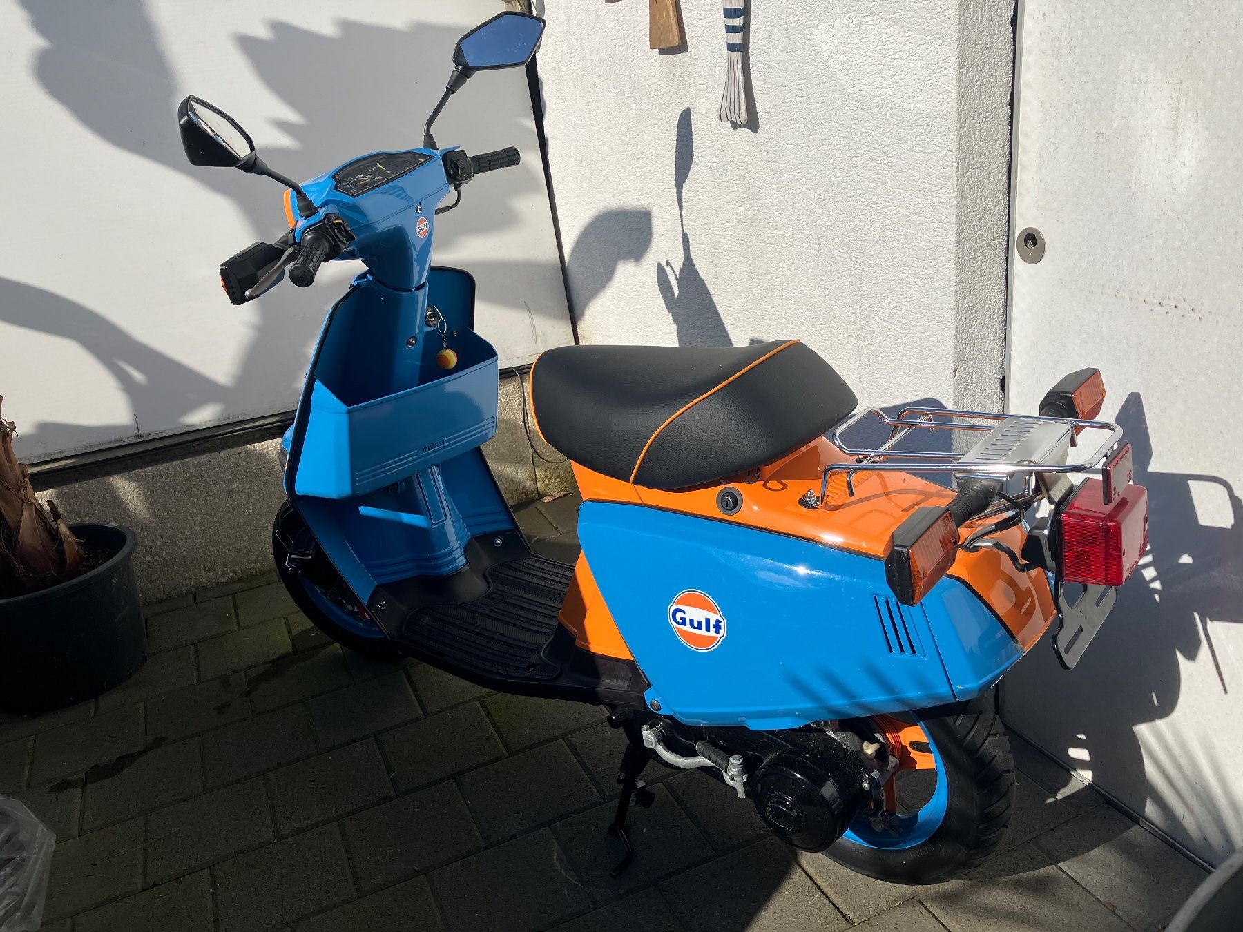 Yamaha Scooter: Retro Roller Yamaha 1985 mit Helm – Nuovo (secondo la descrizione) da Oberglatt ZH venduto da albarpitsch 7