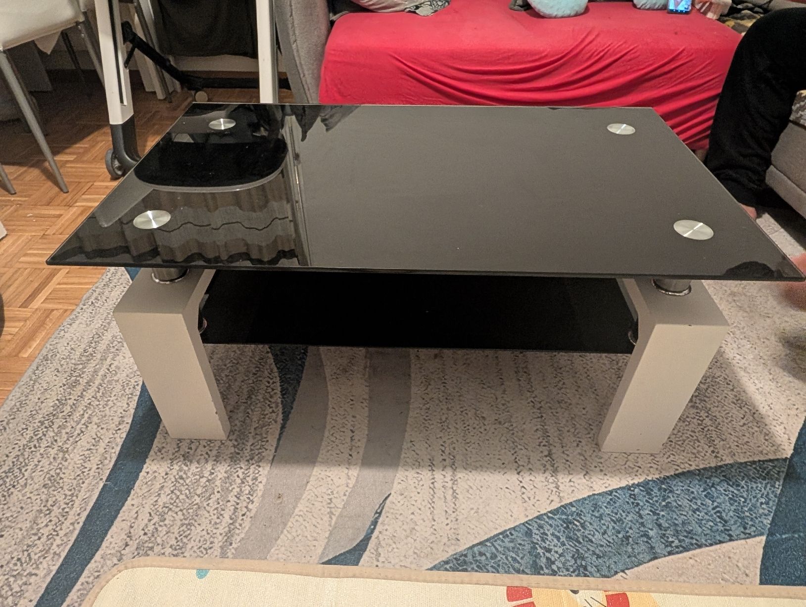 Tavoli: Table basse, verre noir et structure blanche, bon état – Nuovo (secondo la descrizione) da Lausanne venduto da KarolyneBaiao
