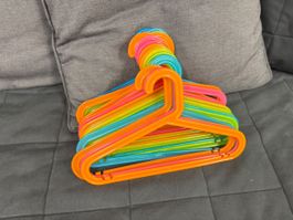 Kinder Kleiderbügel Set Kunststoff bunt 
