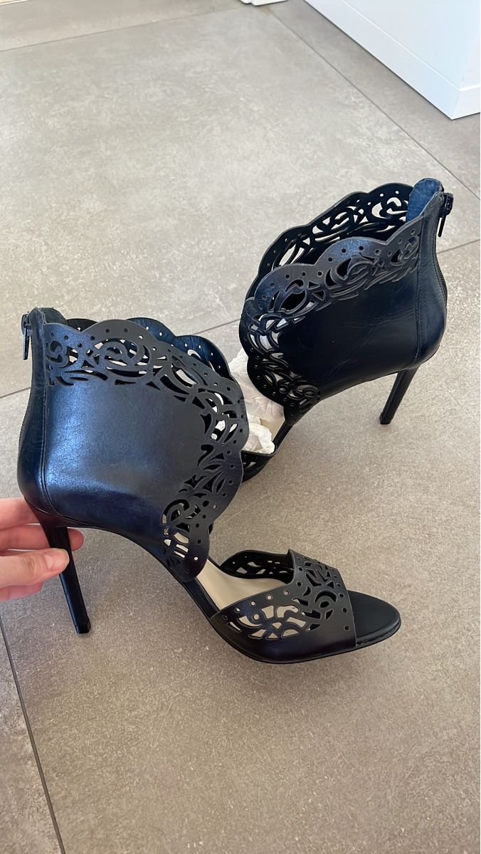 Damenschuhe: talons cuir noirs ajourées San Marina 40 – Neu und originalverpackt aus Ropraz von Angy.ruiz
