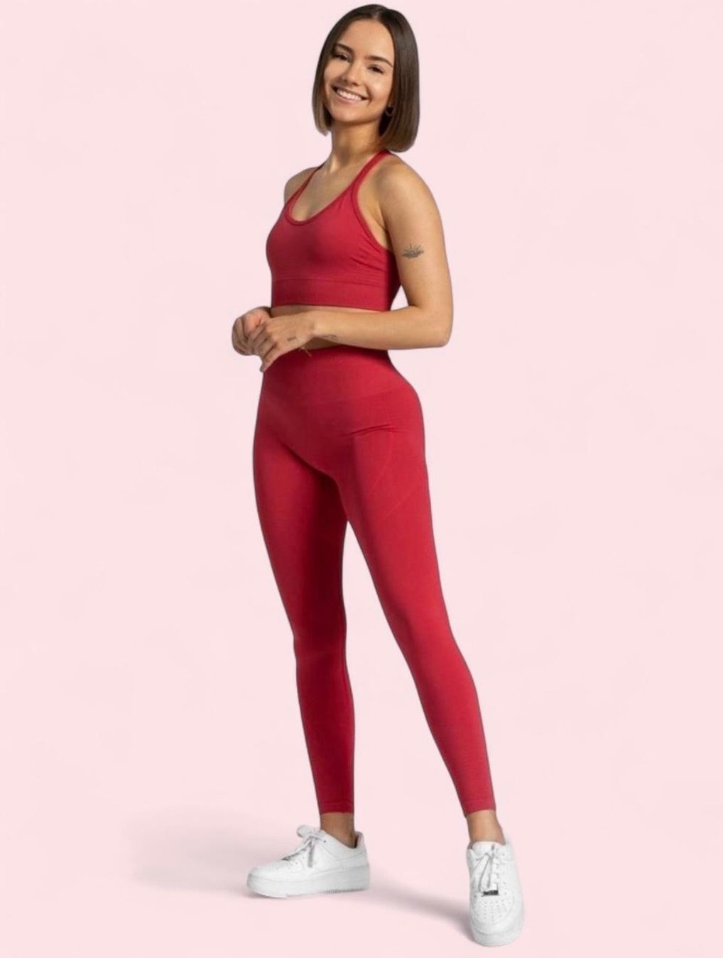Teveo Lotti di vestiti: Teveo true seamless gym set – Usato da Otelfingen venduto da houseofstae 1
