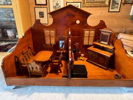 Maison de poupée 2 pièces ancienne avec ses meubles en bois
