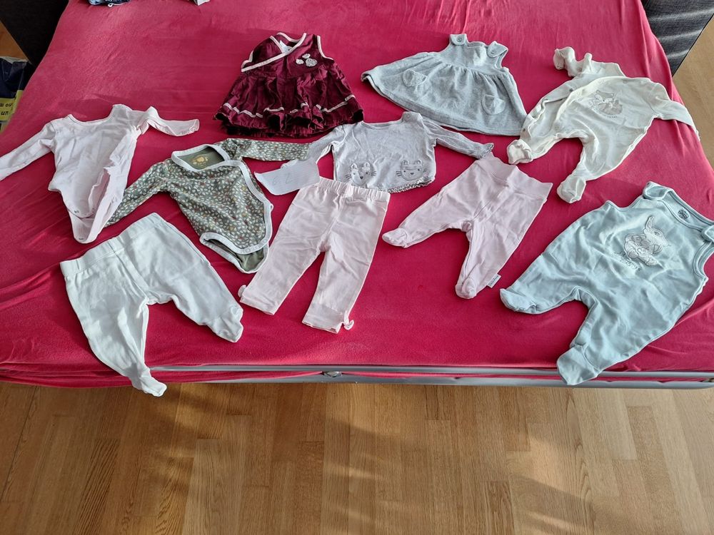 Ensembles coordonnés: Babykleider Mädchen Grösse 62 – D'occasion à Hitzkirch par hur_hb2x