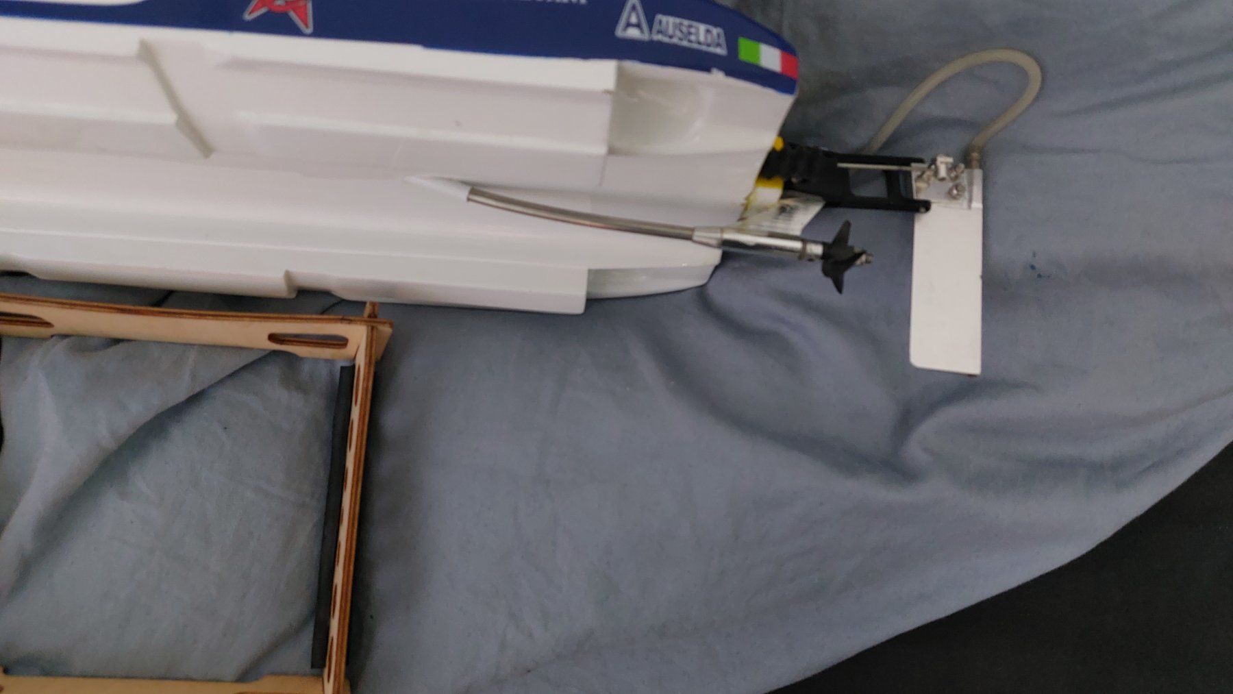 Modellbausätze & Standmodelle: Dragon Hobby Saga 650EP Racing Boat – Gebraucht aus Basel von Aletschhorn 6