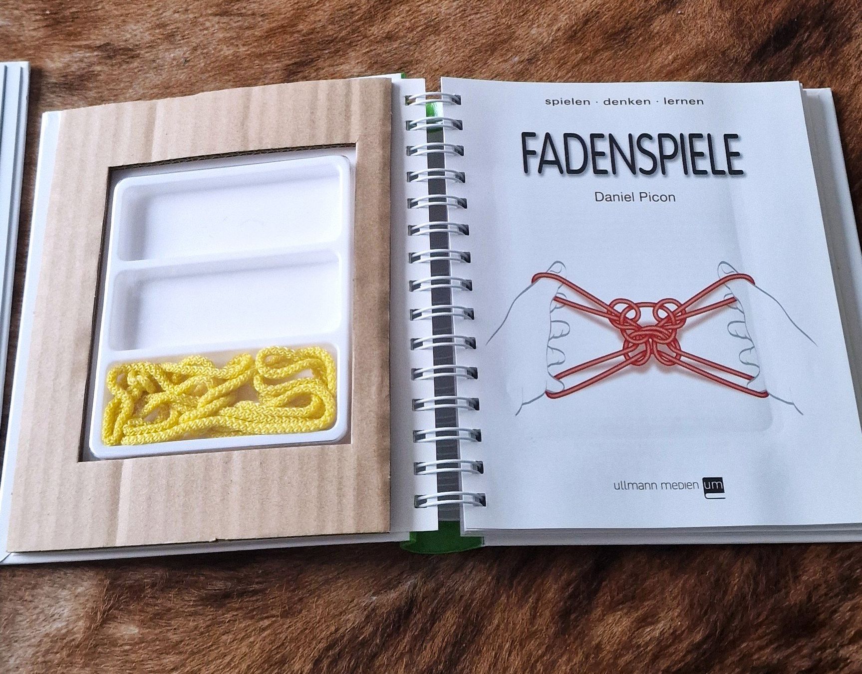 Libri: Bücher Klecks, Fadenspiele, Basteln, Fingerstempel – Usato da Hombrechtikon venduto da MalgorzataJ 3