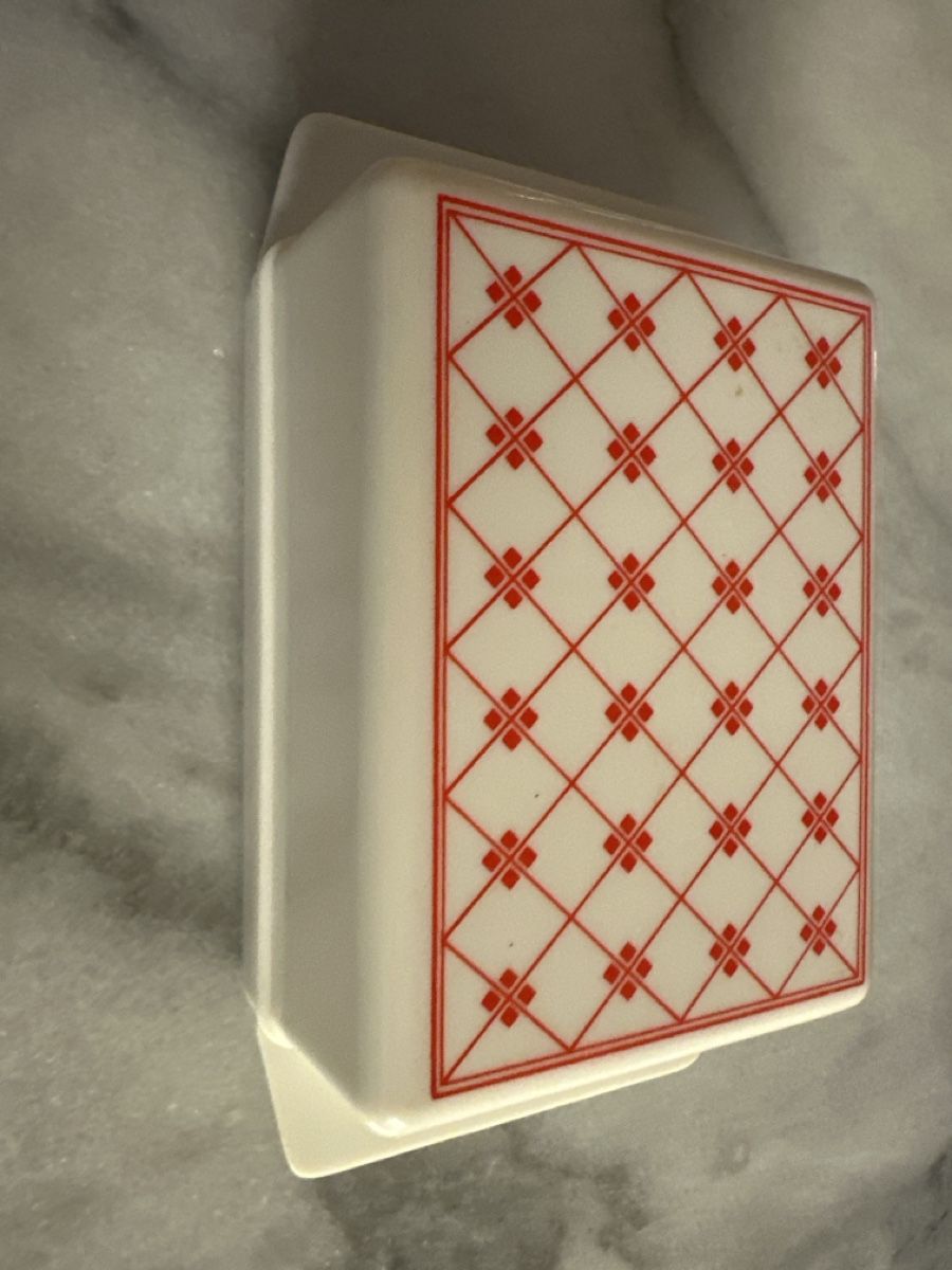 Altre Stoviglie: Weisse Butter-Box mit rotem Muster – Usato da Gersau venduto da Second-Hand-Shop 1
