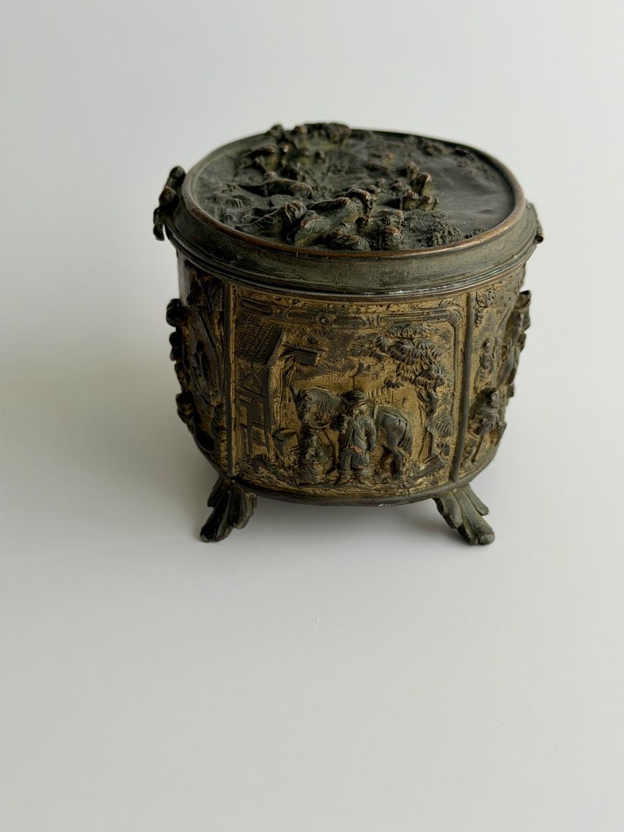 Barattoli: Boîte à bijoux en bronze décorée, antique. – Usato da Genève venduto da mar_nd6c 5
