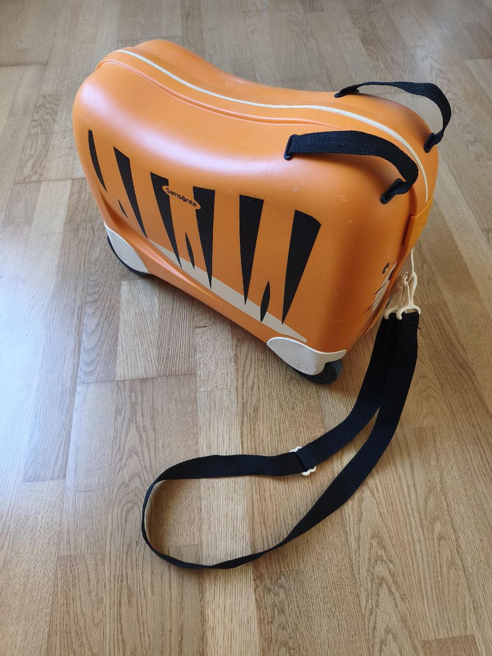 Samsonite Reisekoffer: Samsung Kinderkoffer Tiger – Gebraucht aus Boll von pat_9xqc 3