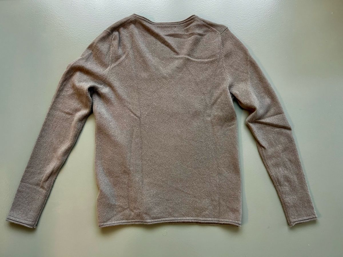 Maglioni & Felpe: Kaschmir Pullover V-Ausschnitt braun Grösse L – Usato da Zürich venduto da Leakru93 3