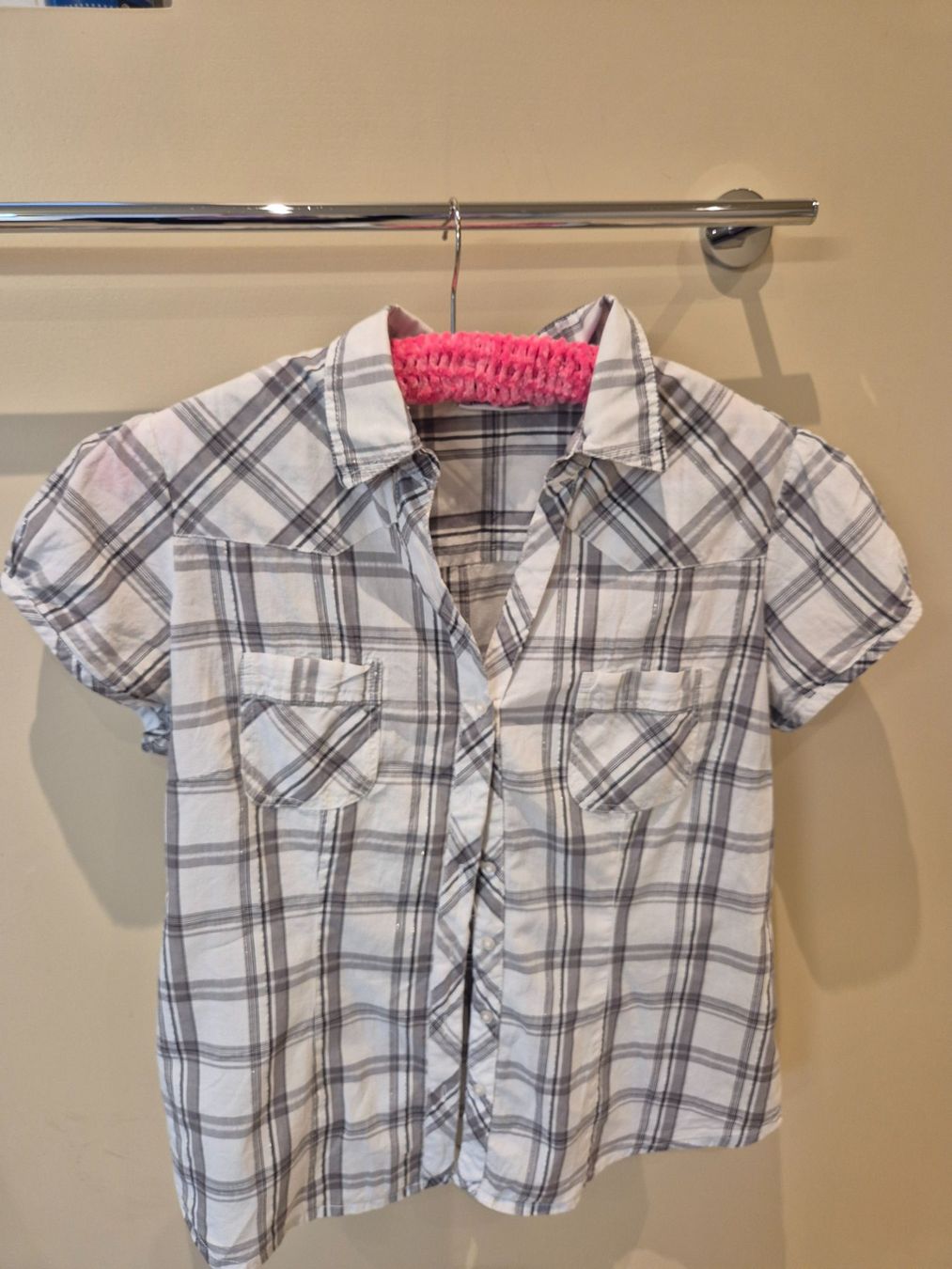 C&A Camicette: Sommerbluse weiss/grau kariert, Gr. 44 – Usato da Dietikon venduto da grafad