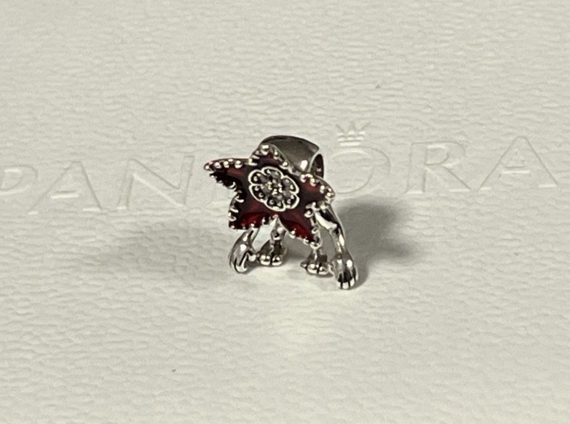 Pendentifs: Pandora Charm – Neuf avec emballage d'origine à Wattwil par BL0NDA 1
