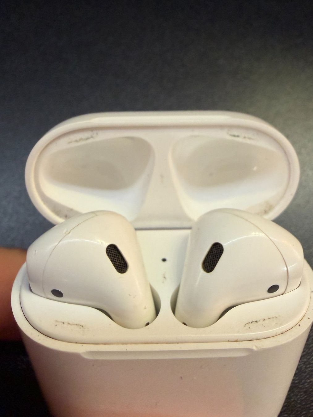 Kopfhörer: Apple AirPods (2. Generation / Modell A2031) – Gebraucht aus Henau von alainschuler