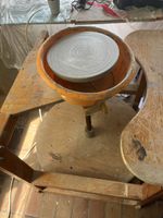 Töpferscheibe mit Holzbock und Fussbedienung, guter Zustand