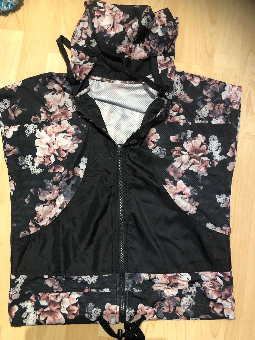 Leggings: Sportleggins und Jacke Gr. S – Gebraucht aus Zell ZH von Guffos 1