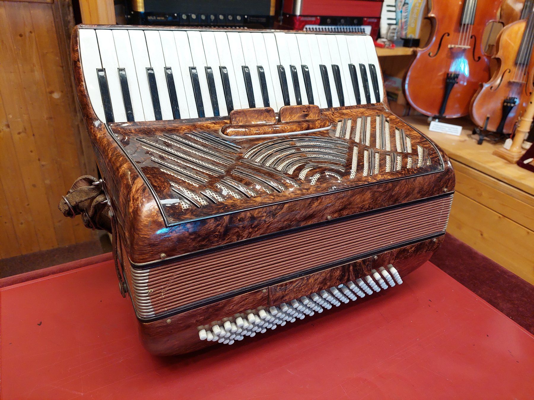 Instruments de musique: Akkordeon - seltenes Modell – Défectueux à Davos-Platz par musikhauskollegger 1
