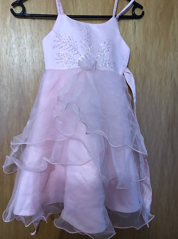 Vestiti & Gonne: Mädchen Kleid 5-7 Jahren – Usato da Oberbuchsiten venduto da etr_2jg5 1