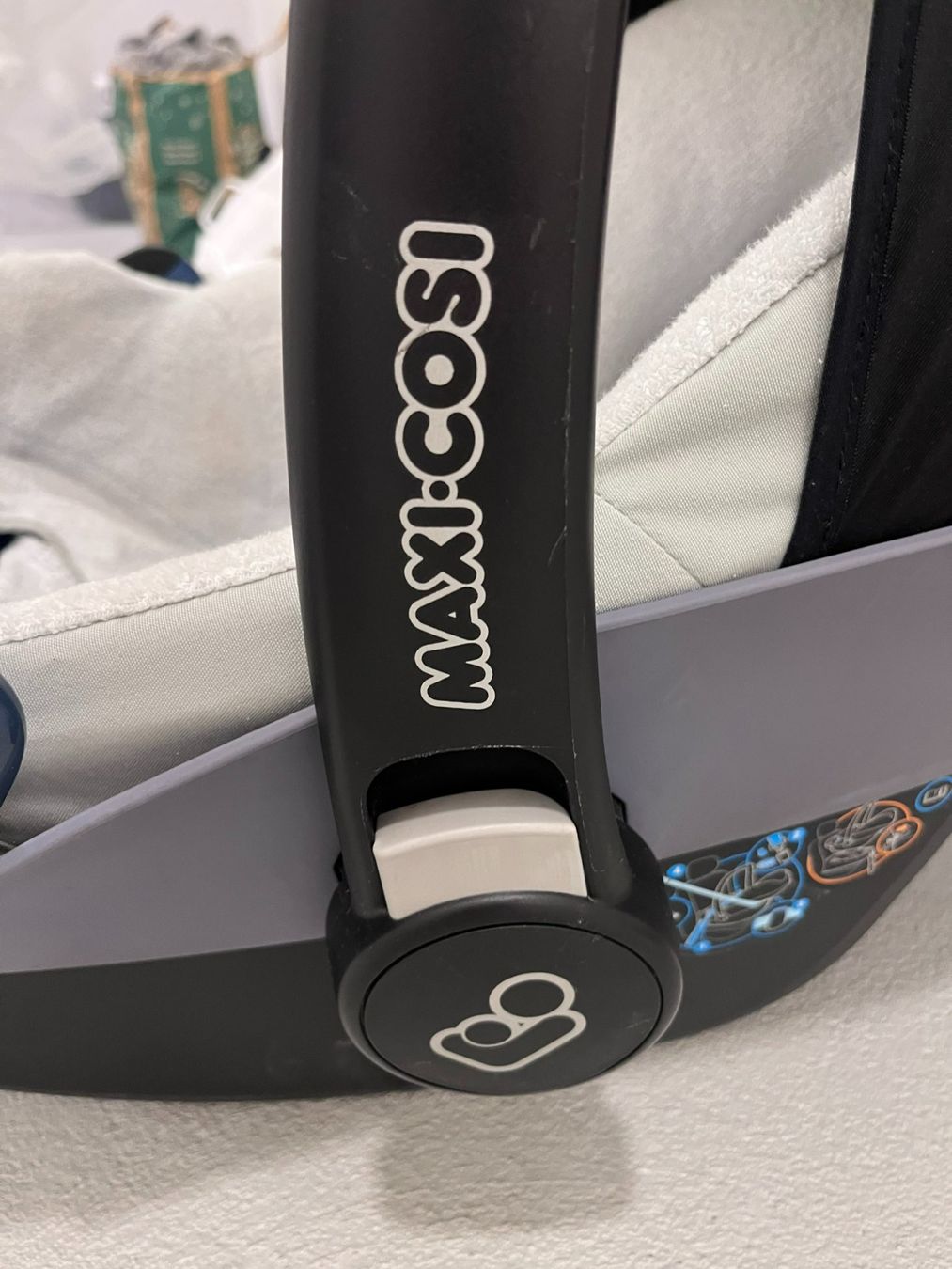 Maxi-Cosi Sièges auto: Babyschale – D'occasion à Würenlingen par ara_dlb6 1