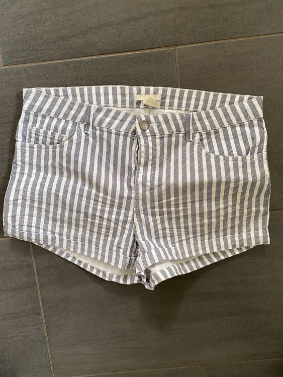 Short en jean bleu et mini short - France